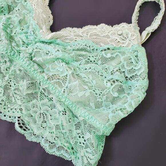 PINK VS | Mint Green Lace Bralette - Picture 2 of 6
